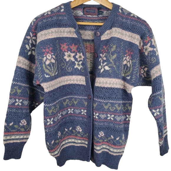 Glencraig of Scotland Sweaters - Glencraig Of Scotland Floral Knit Cardigan Sweater. 100% Wool. SMALL. #0170
